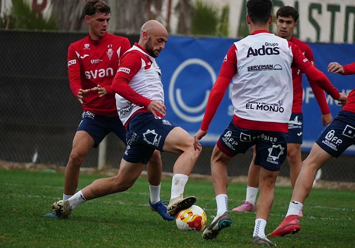 El Real Murcia recibe a un Sabadell de altura para seguir con su escalada liguera