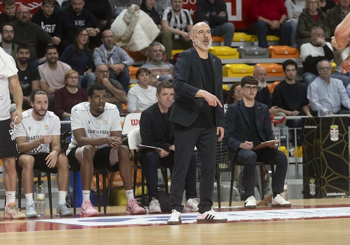 Félix Alonso, en el punto de mira tras la delicada situación del Cebé Cartagena