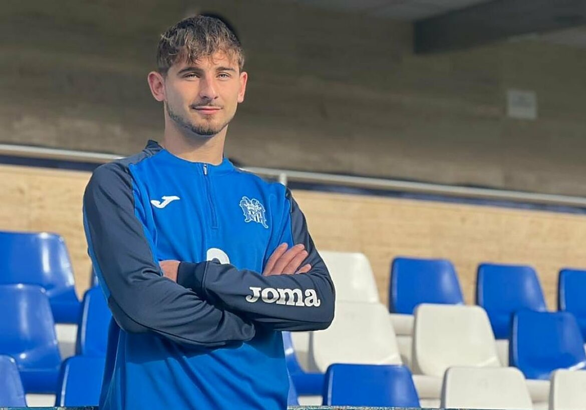 Chris Martínez: «He mejorado mucho gracias a Adrián Hernández, me hace ver otro fútbol»