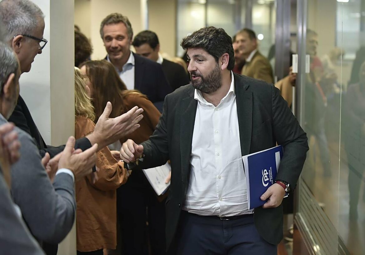 El moderado problema del PP: las dificultades para atraer al votante centrista más alejado de las posturas polarizadas