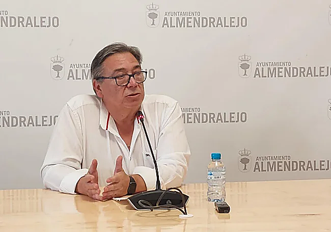 José María Ramírez, alcalde de Almendralejo, es uno de los más veteranos