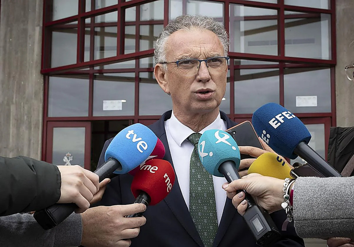 El delegado del Gobierno en Extremadura presidirá la gestora del PSOE regional tras la dimisión de Gallardo