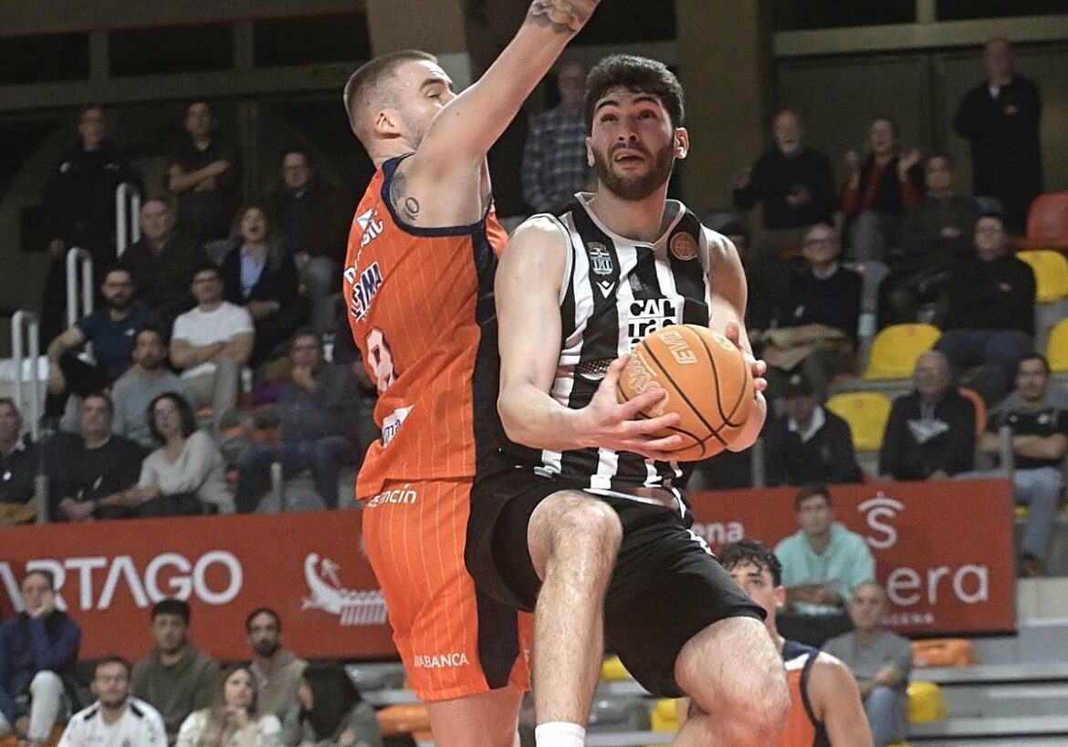 El Caesa Cartagena cambia de imagen, pero no es suficiente para tumbar al líder