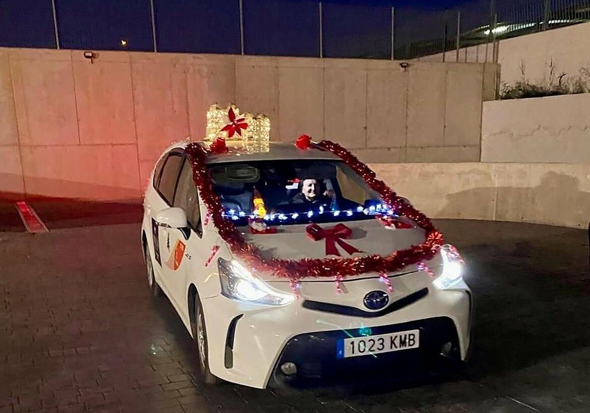 La iniciativa ‘Taxi luz’ acercará la iluminación navideña de Murcia a 80 usuarios de cuatro residencias de mayores