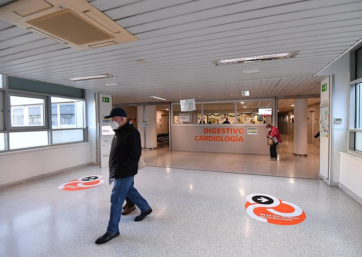 Imagen secundaria 1 - El hospital Morales Meseguer y el Reina Sofía, este martes.