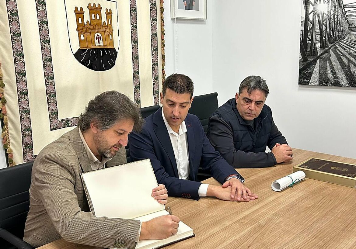 El Ayuntamiento de Blanca homenajea al músico Víctor Cano