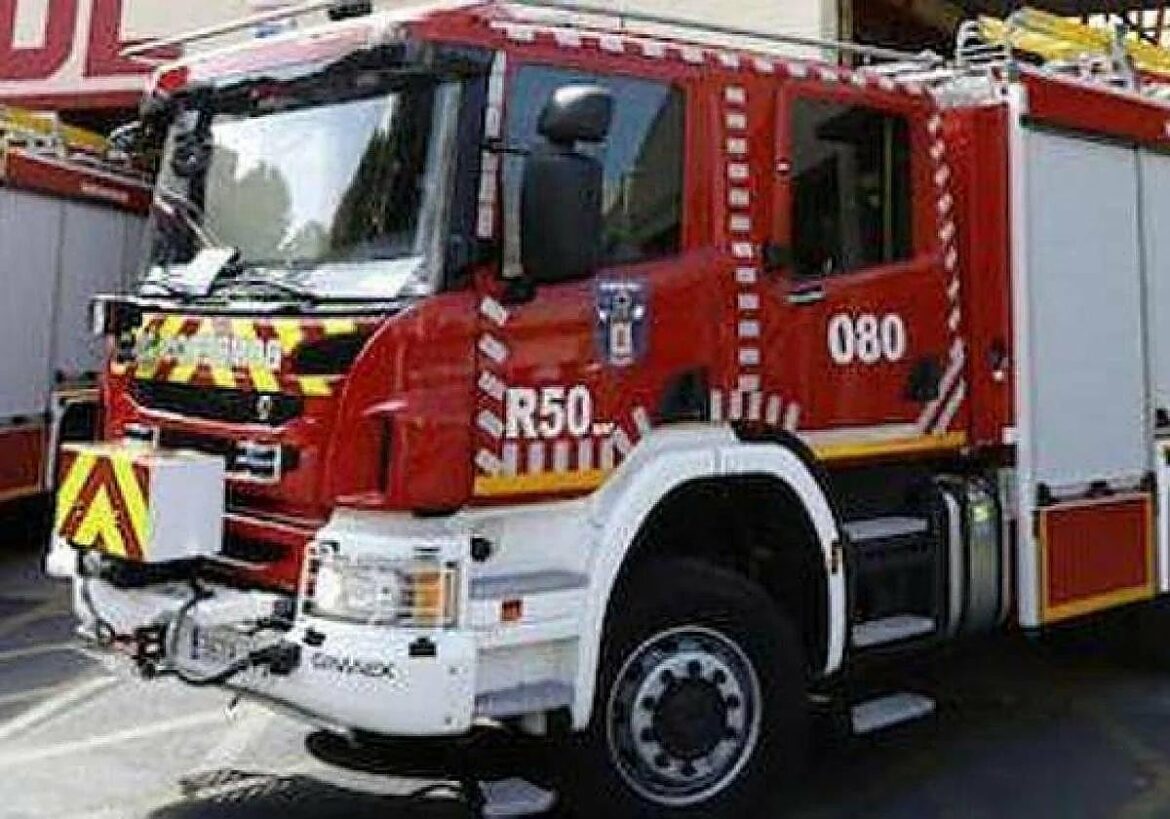 Una mujer ingresa en la UCI con quemaduras sufridas en el incendio de una vivienda en Murcia