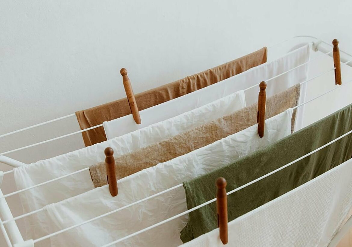 El truco para secar la ropa en los días de lluvia sin usar secadora