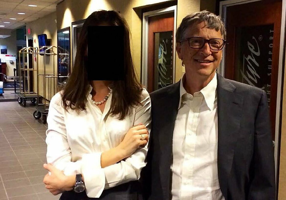 Salen a la luz nuevas fotos de Epstein: pasaportes, Bill Gates y pasajes de ‘Lolita’ escritos sobre un cuerpo