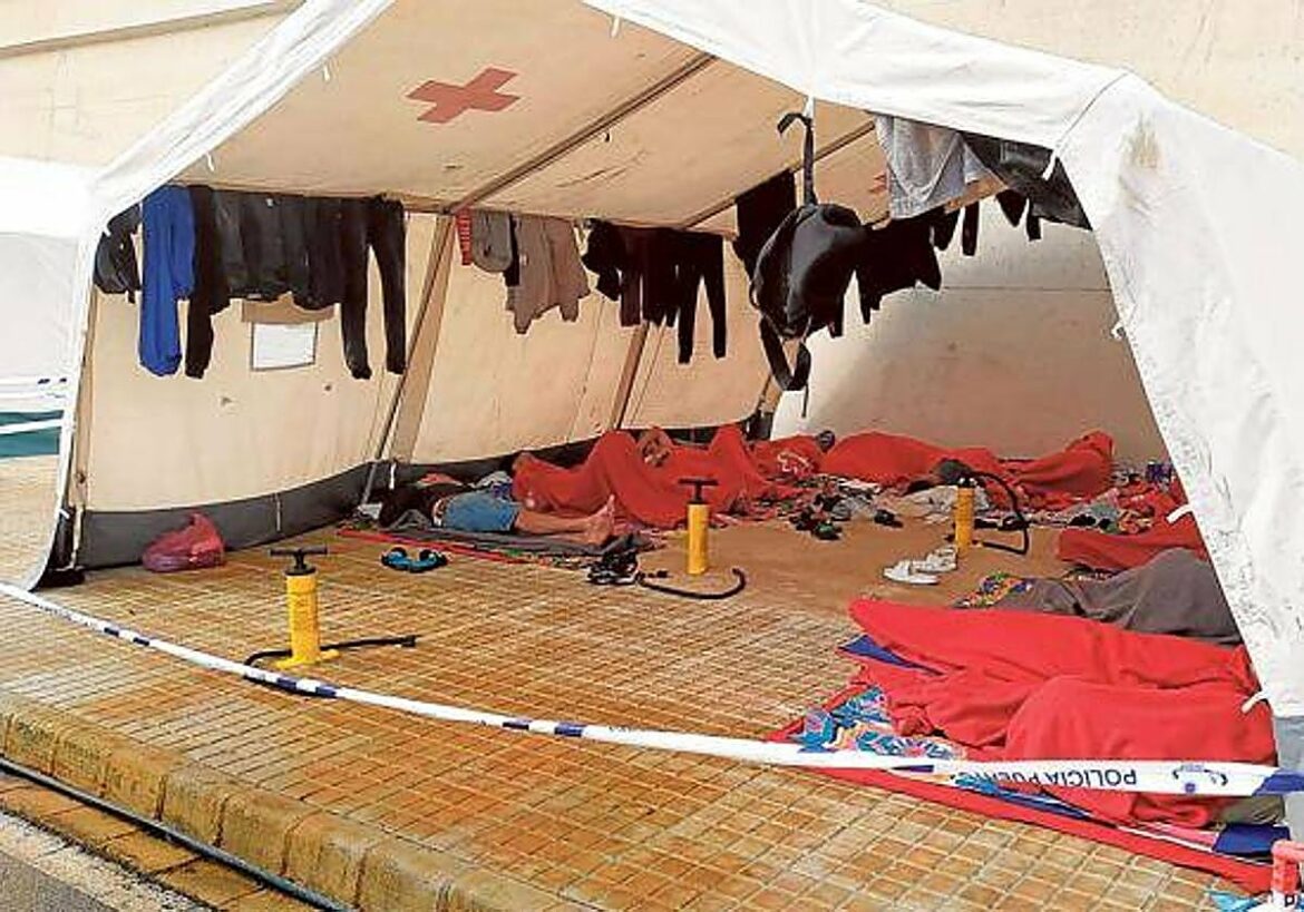 Interceptan en la costa de Cartagena cinco pateras con 41 inmigrantes a bordo