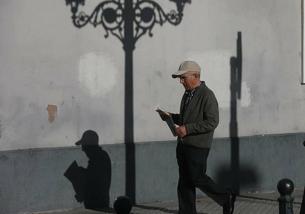 Los nuevos jubilados cobran por primera vez más de 1.700 euros al mes