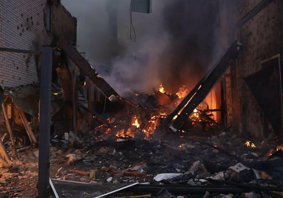 Rusia lanza un ataque masivo con drones y misiles sobre Kiev en vísperas de la reunión entre Zelenski y Trump