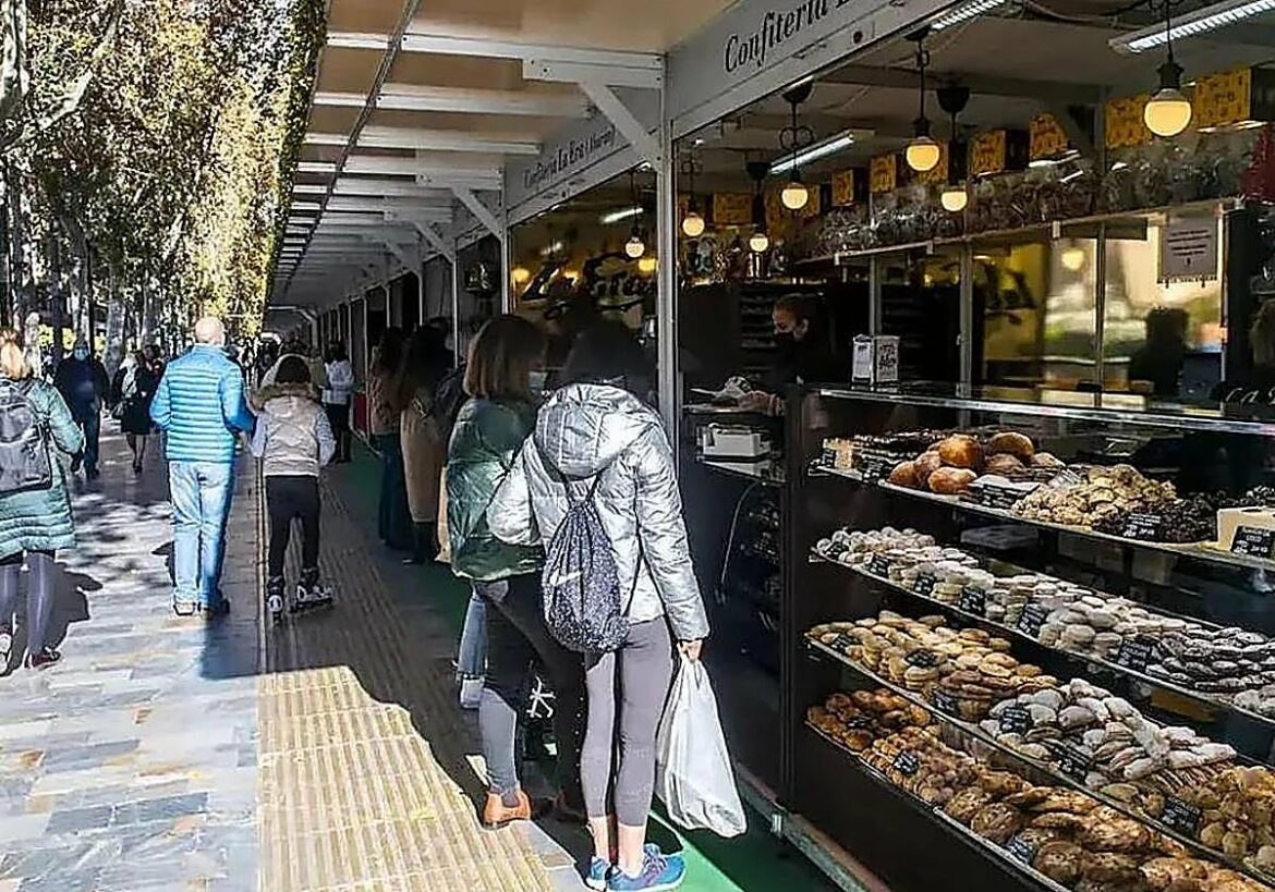 Vuelve la tradicional Muestra de Artesanía de Navidad en el paseo Alfonso X El Sabio de Murcia