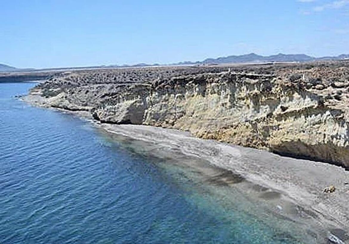 Interceptan dos pateras con 58 inmigrantes en la costa de la Región