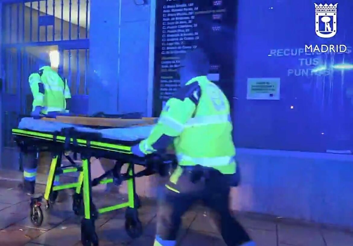 Detenido un joven de 23 años por matar a puñaladas a su madre de 49 en una vivienda de Madrid