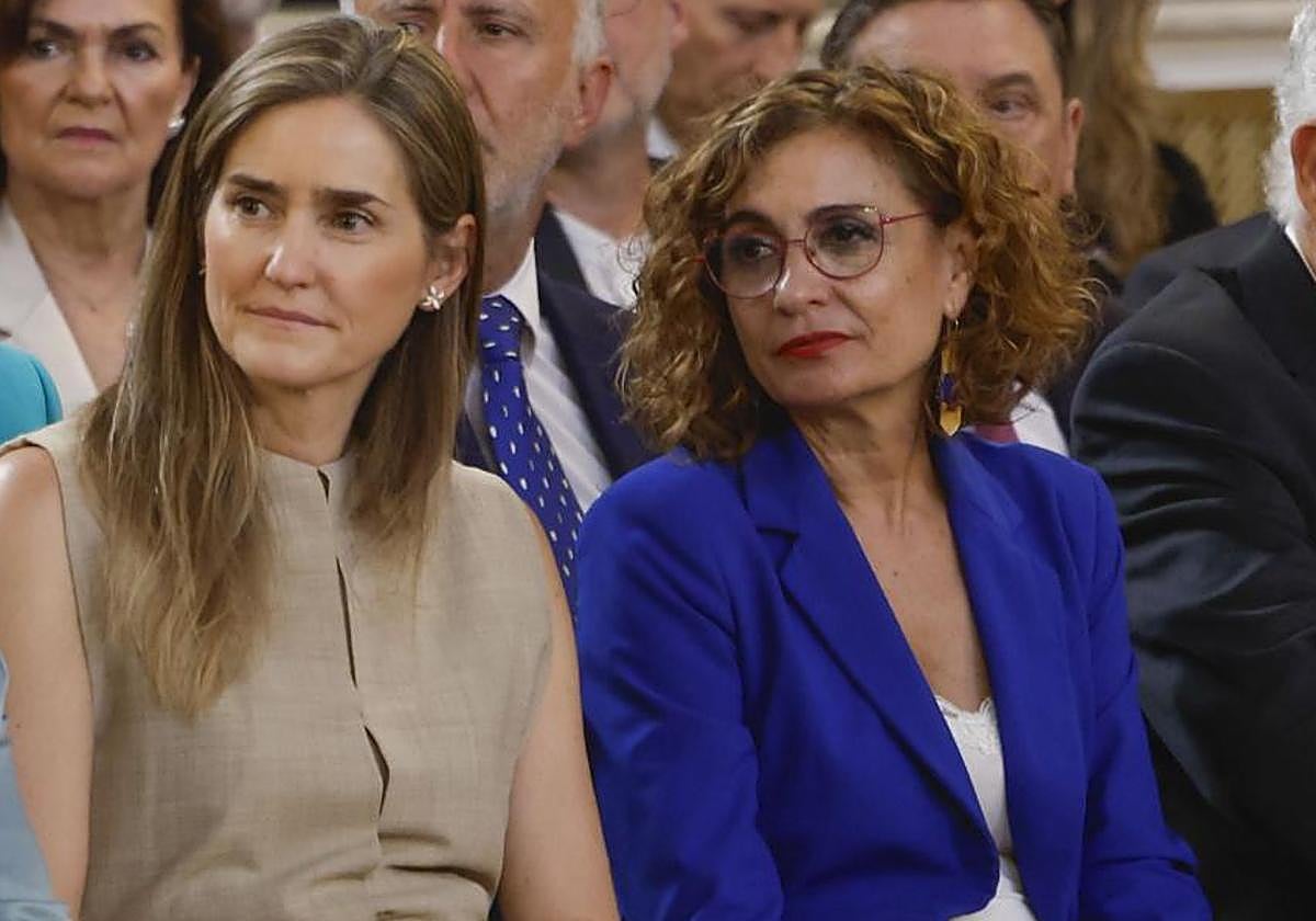 La vicepresidenta primera, María Jesús Montero y la vicepresidenta tercera, Sara Aagesen