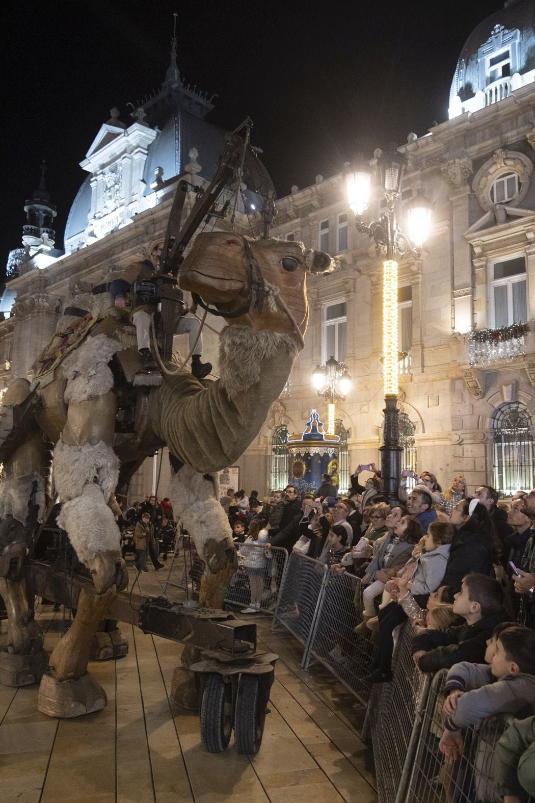 Desfile de emisarios y carteros en Cartagena