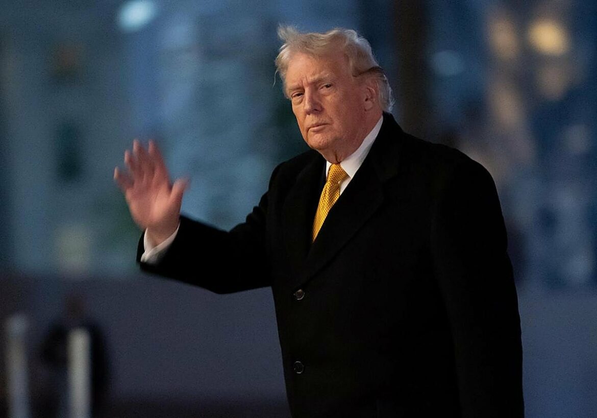 Trump reitera que está «al mando» y descarta elecciones en Venezuela