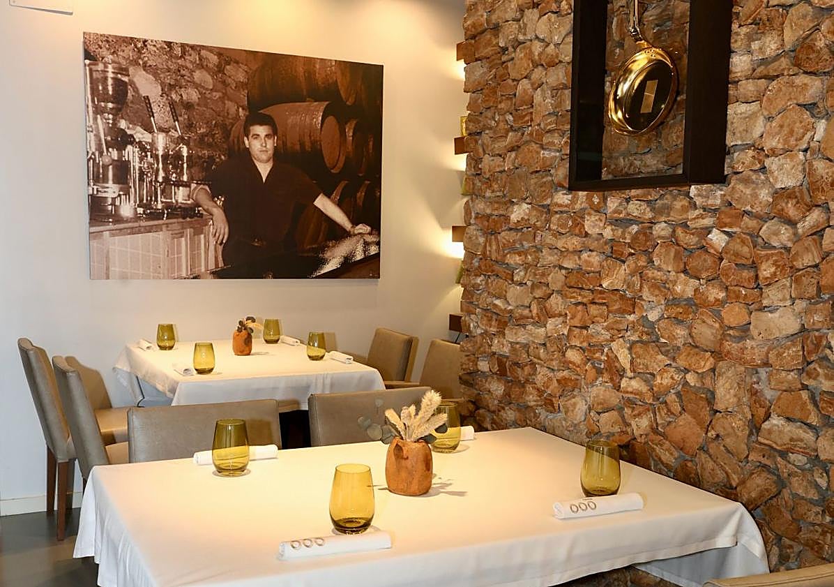 Imagen principal - El restaurante del centro de Murcia cuya croqueta de jamón debería estar en un museo