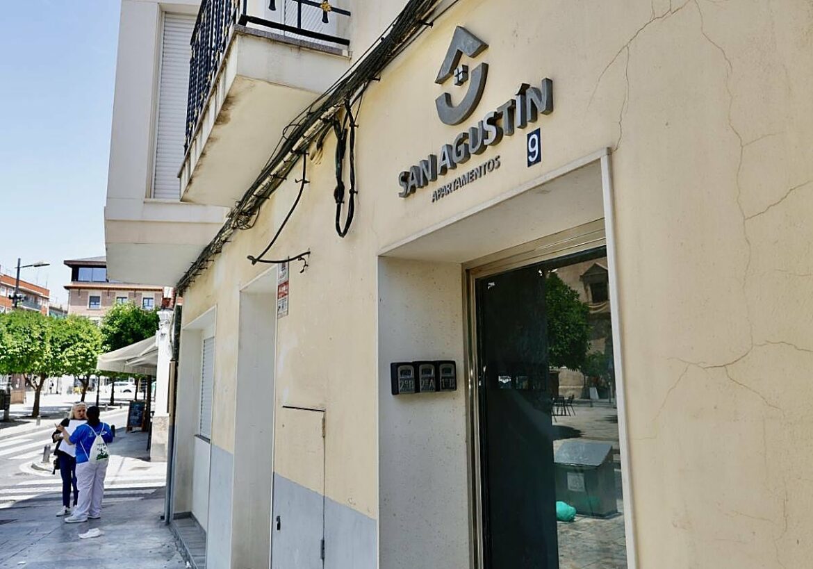 La presión desigual de los pisos turísticos de costa e interior exige una regulación flexible