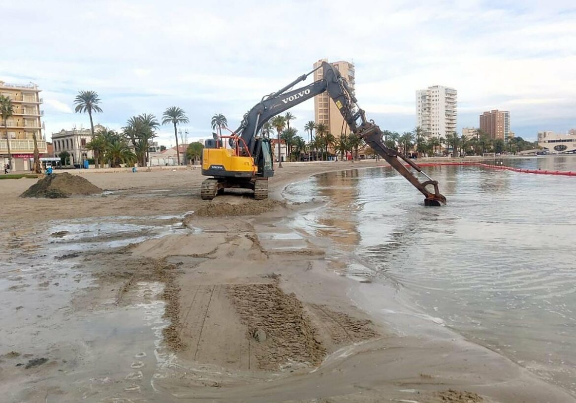 El alcalde de San Javier llevará a los juzgados a Costas si no arregla los daños en la playa Colón