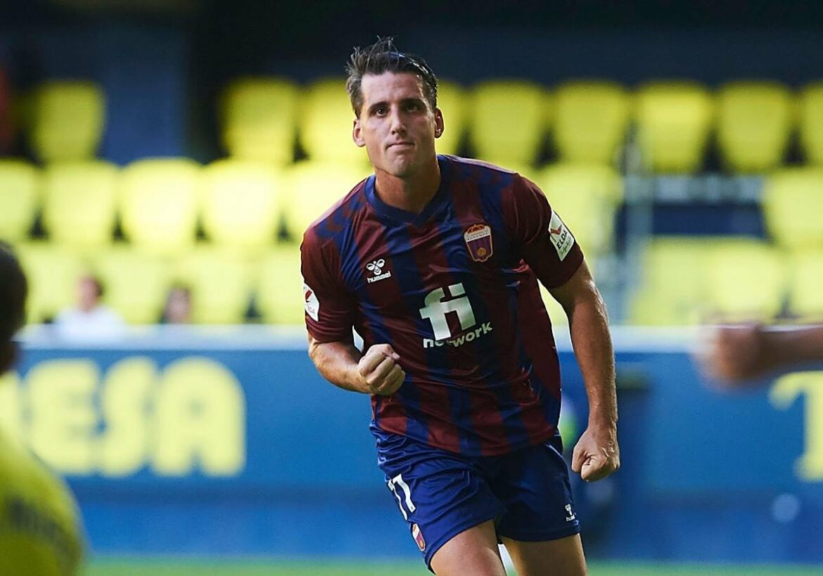 Juanto Ortuño, un cazagoles para un Murcia que no cierra el mercado invernal