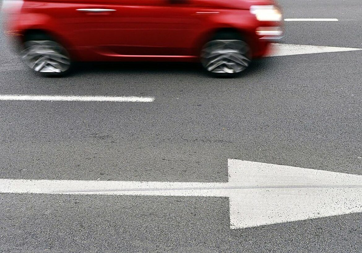 Flotas envejecidas y combustibles fósiles dominan el transporte europeo