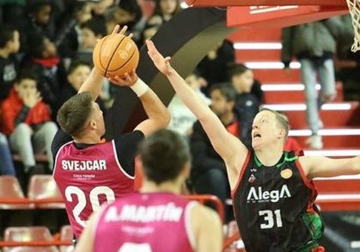 Un inofensivo Caesa Cartagena cae en su visita a Cantabria