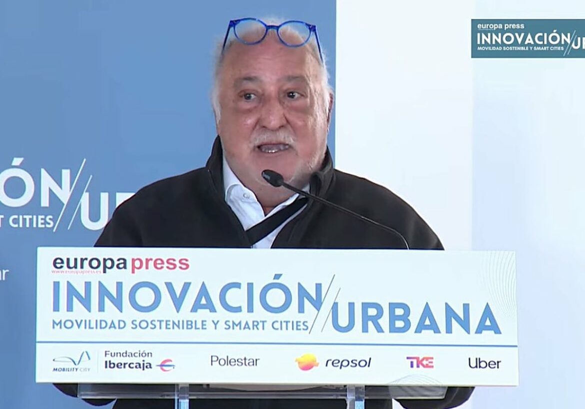 Pere Navarro: «Al centro de la ciudad se irá en transporte público o en VTC, no en coche particular»