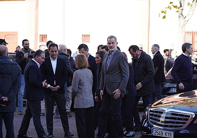 Los Reyes visitan la zona cero de Adamuz