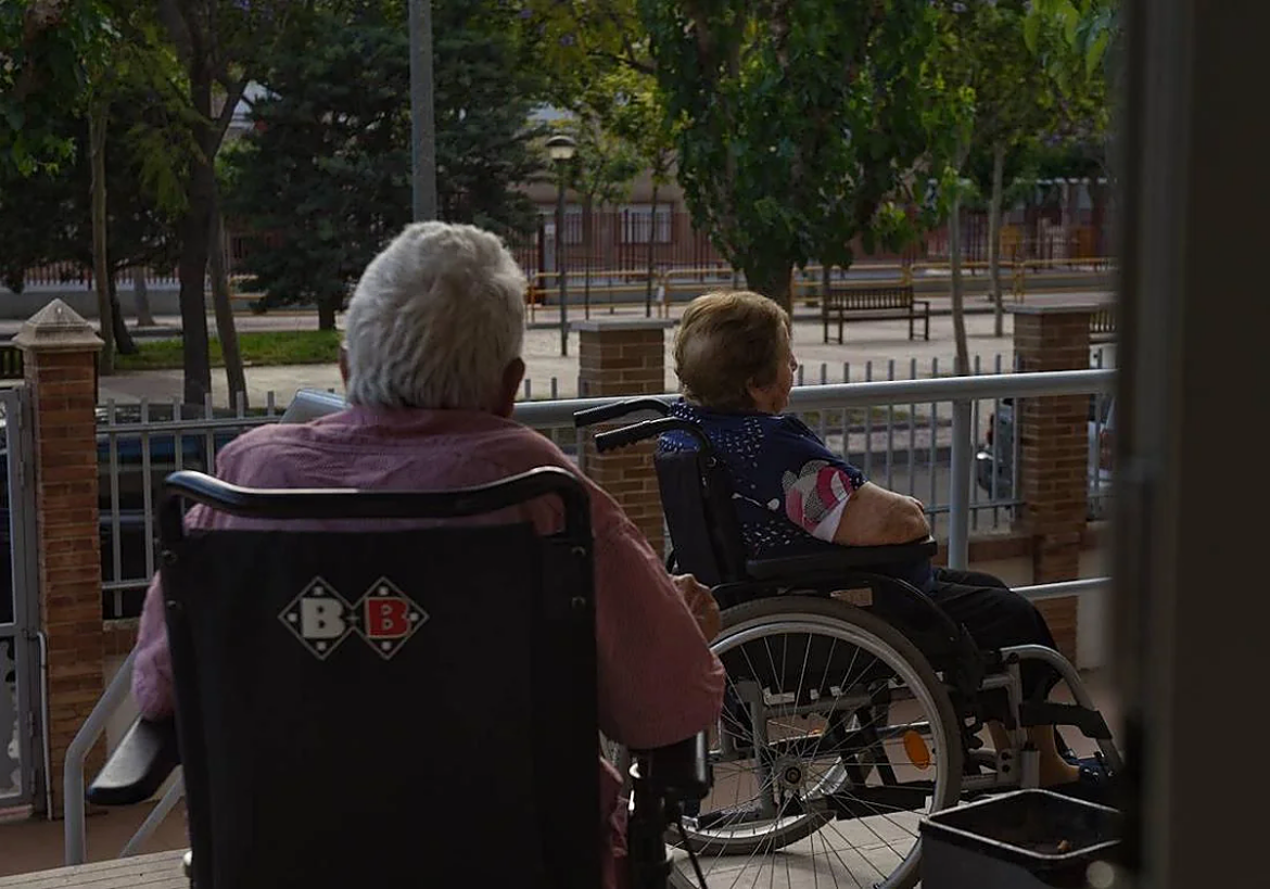 La Región de Murcia tiene un déficit de más de 7.500 plazas para personas mayores