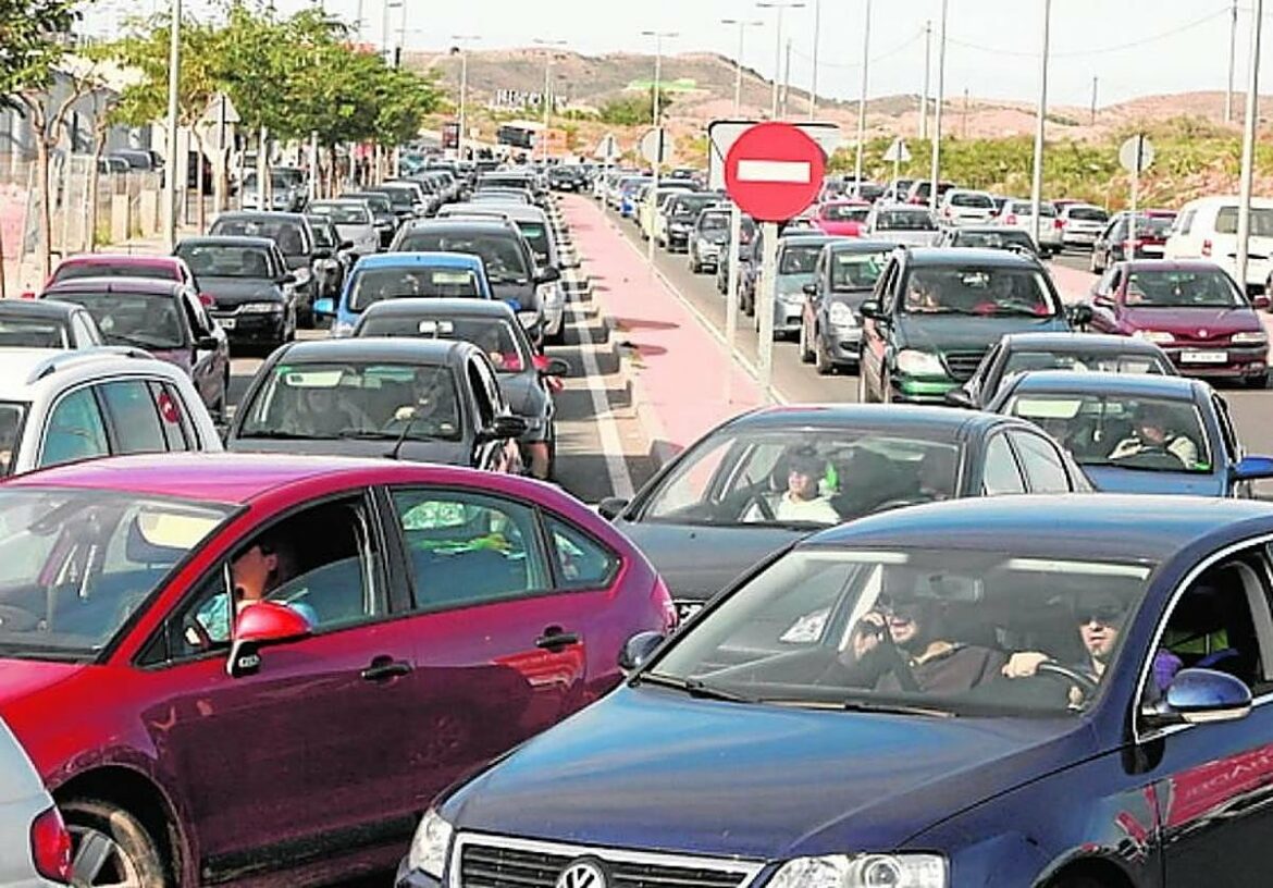 Atribuyen al tráfico rodado los altos niveles de dióxido de nitrógeno y partículas PM2,5 en Murcia