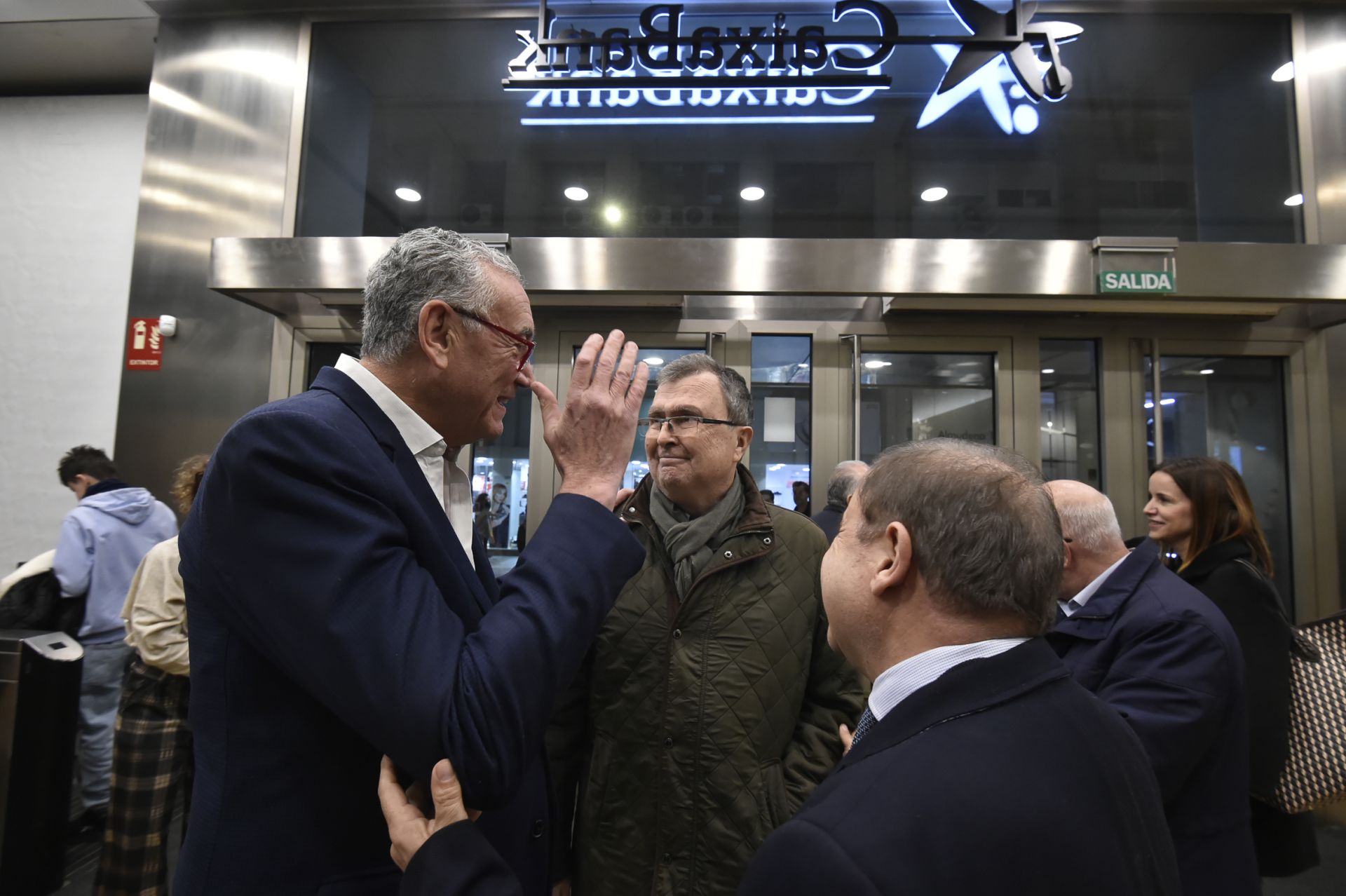 Las imágenes del cirujano José Manuel Rodríguez en el Aula de Cultura de LA VERDAD