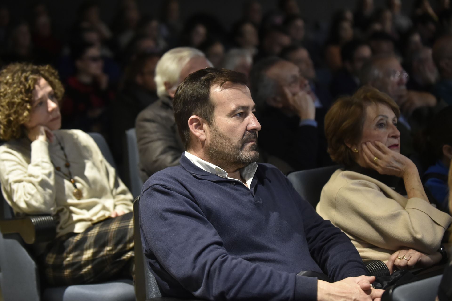 Las imágenes del cirujano José Manuel Rodríguez en el Aula de Cultura de LA VERDAD