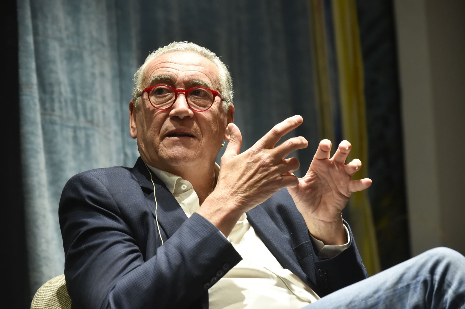 Las imágenes del cirujano José Manuel Rodríguez en el Aula de Cultura de LA VERDAD