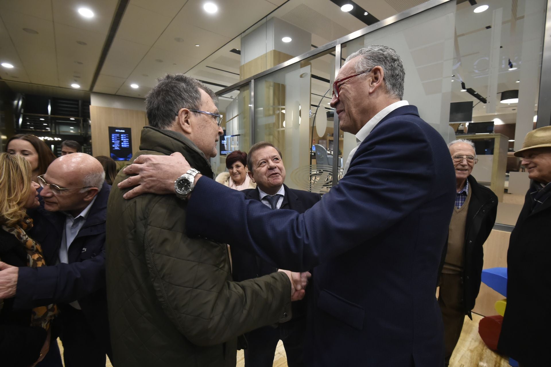 Las imágenes del cirujano José Manuel Rodríguez en el Aula de Cultura de LA VERDAD