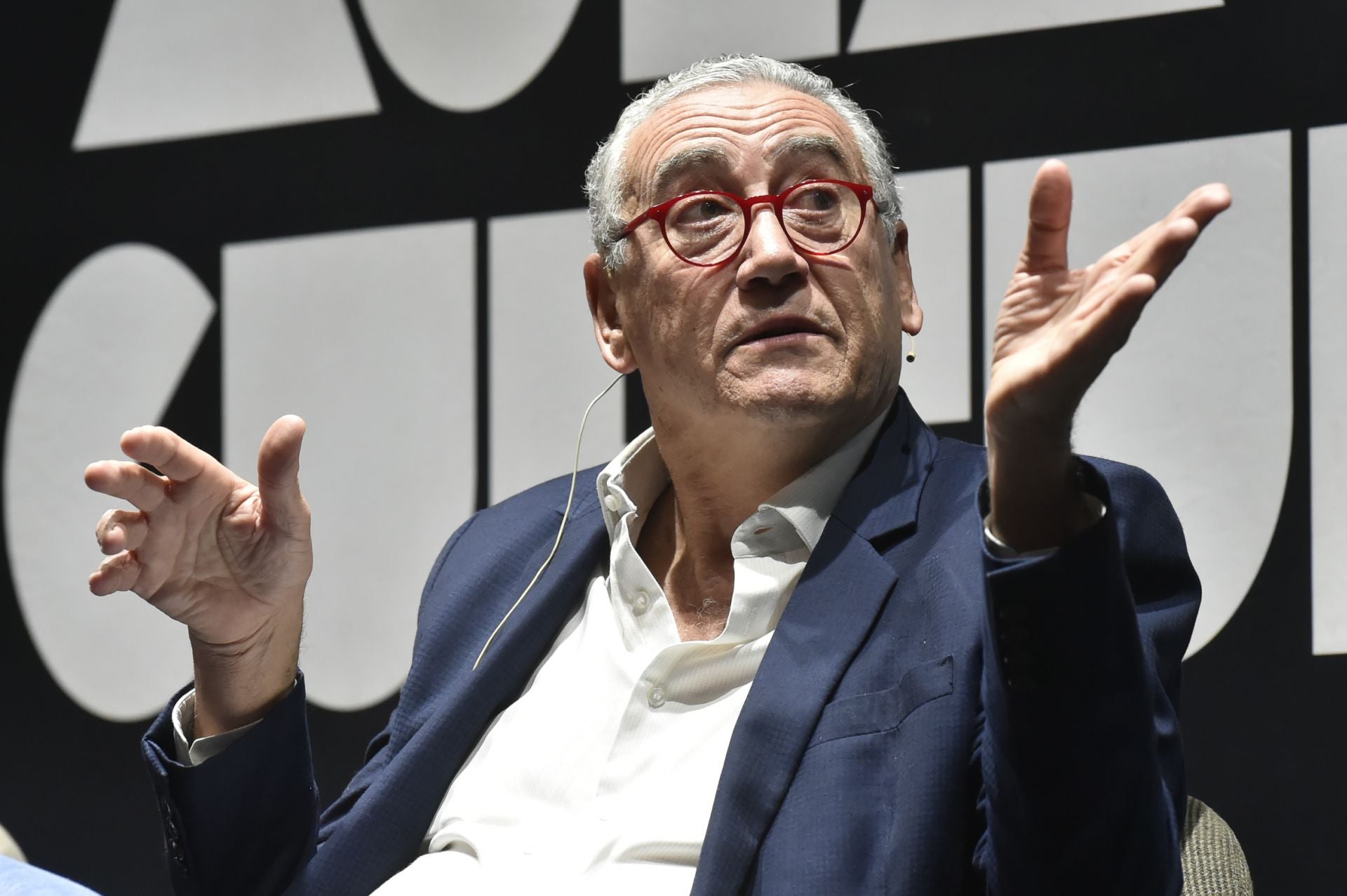 Las imágenes del cirujano José Manuel Rodríguez en el Aula de Cultura de LA VERDAD