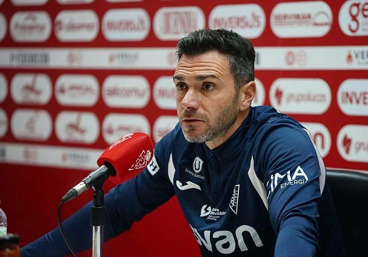 Adrián Colunga: «El Murcia es un club grande, cuando se pierde todo parece una hecatombe»