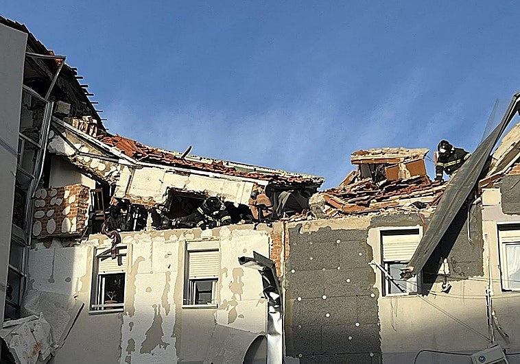 Un muerto tras una explosión de gas que derrumbó parte de un edificio de Madrid