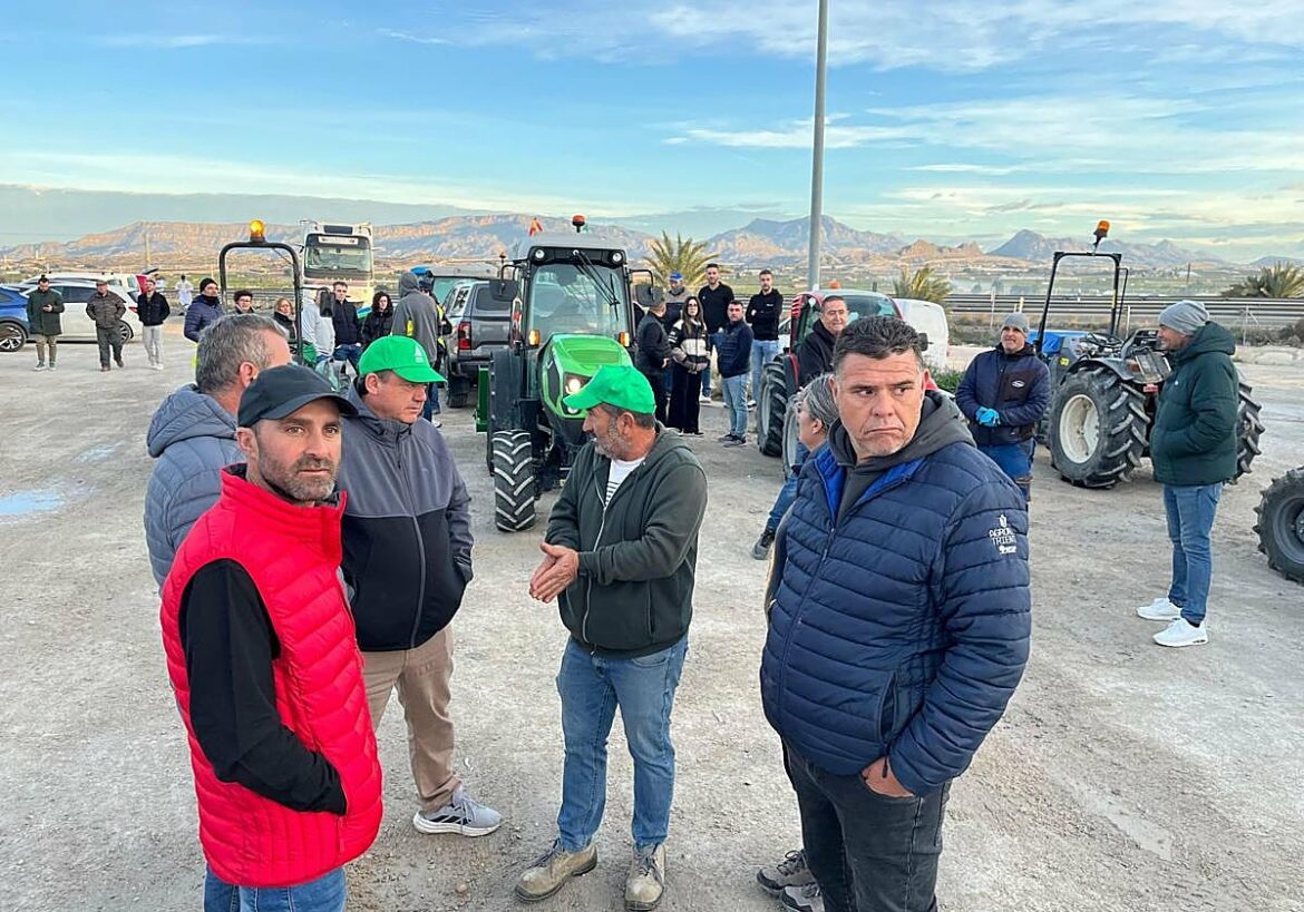 La protesta de los agricultores y ganaderos en la Región, en directo