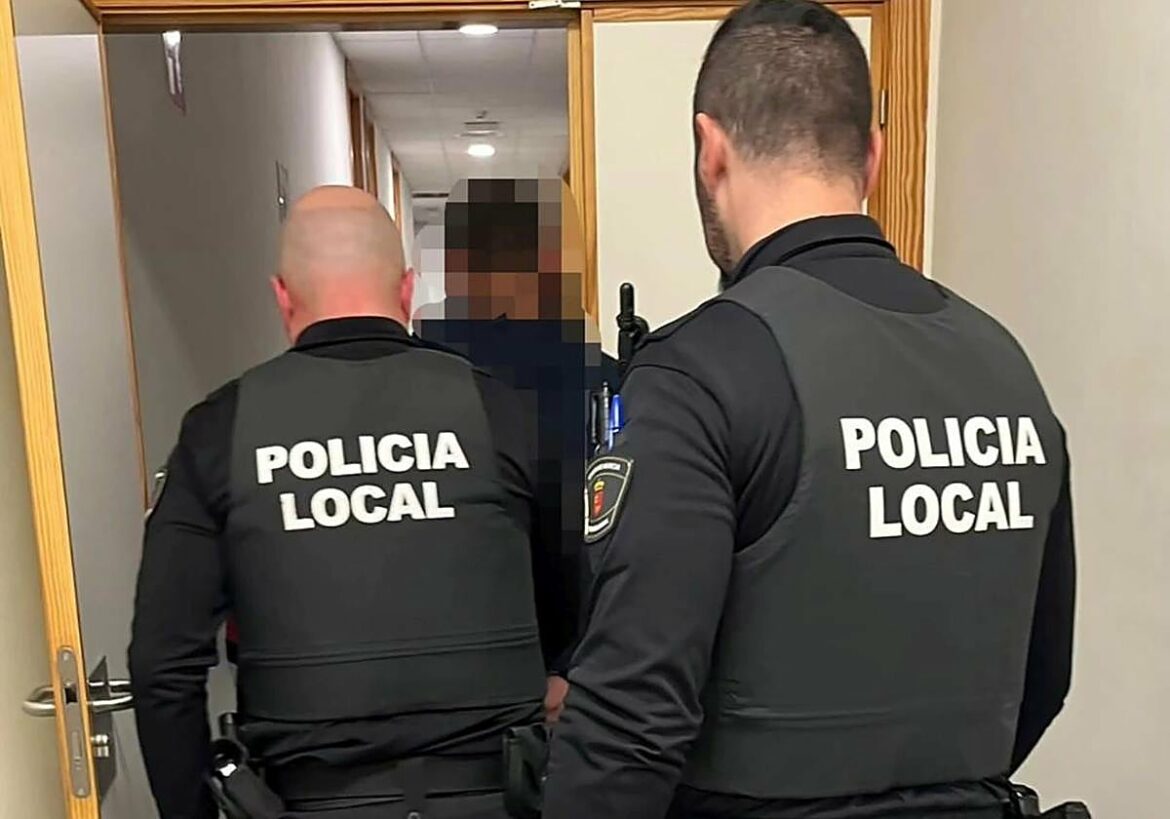 Detenido el conductor de un vehículo de movilidad personal por circular ebrio y agredir a un agente en Las Torres