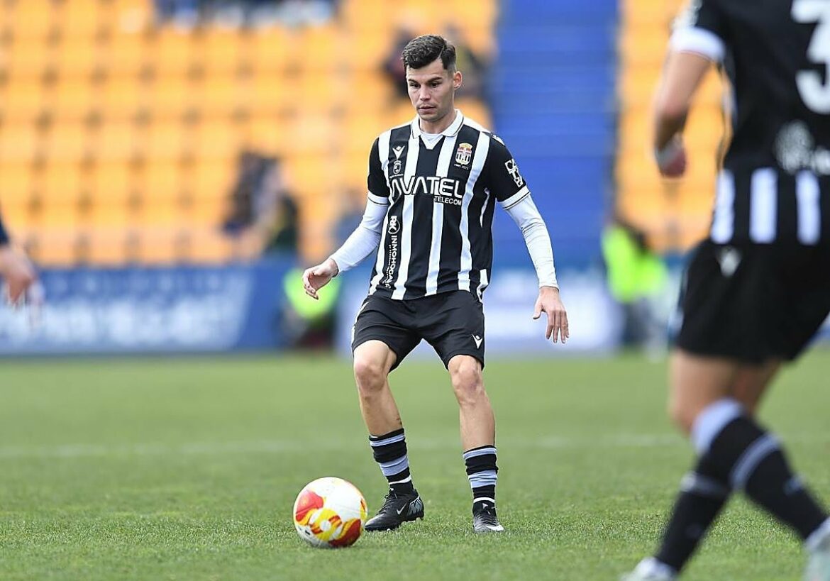 El FC Cartagena se deja puntos en el primer partido del año