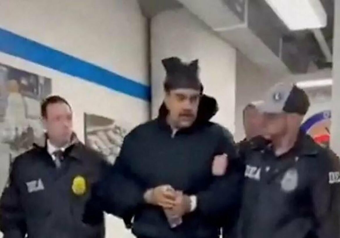 Así fue la llegada de Nicolás Maduro al Centro de Detención Metropolitano de Brooklyn: «Happy new year»
