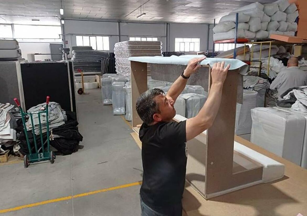 Acuerdo en el nuevo convenio del mueble en la Región con subidas salariales del 2,5% para 7.700 empleados