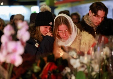 Las bengalas, causantes del incendio de Teatre, planean sobre la tragedia de Nochevieja en la estación de los Alpes suizos