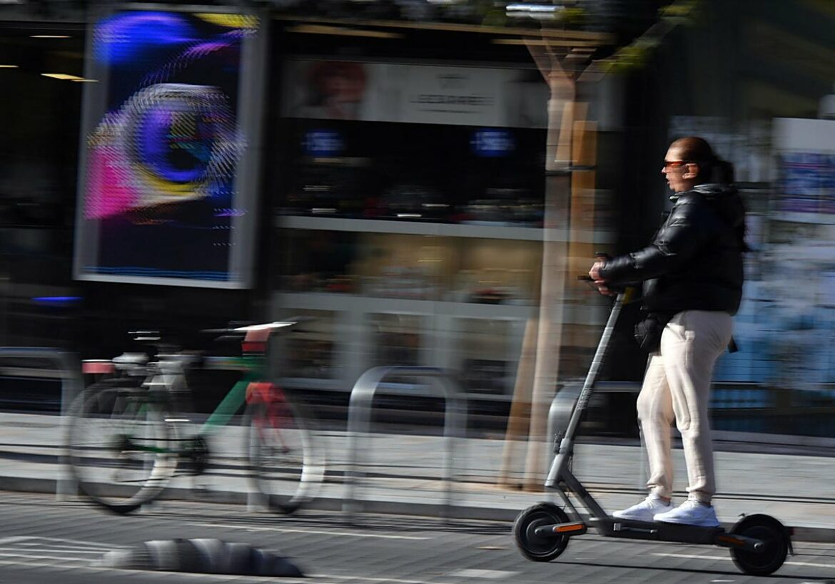 Murcia registra dos accidentes de patinete al día y roza las 3.500 sanciones en 2025