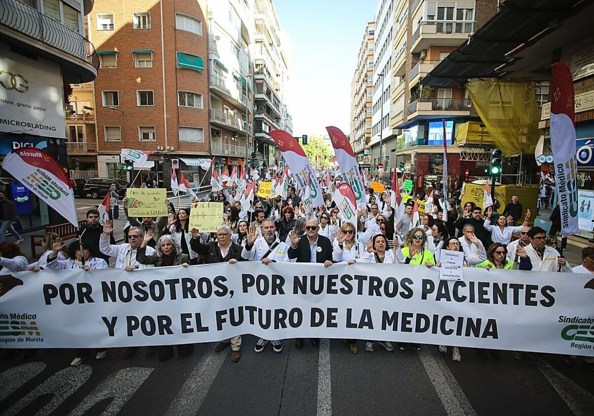 Los médicos trasladan su «hartazgo» a San Esteban: «Basta de incumplimientos sistemáticos»