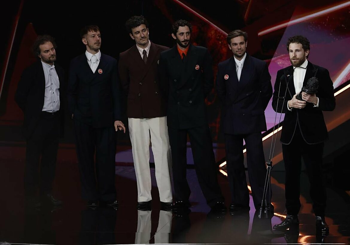 Álvaro Cervantes, mejor actor de reparto, primer Goya para la película murciana ‘Sorda’