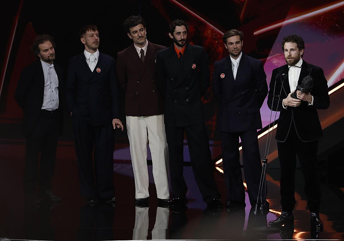 Álvaro Cervantes, durante su discurso tras recibir el Goya a Mejor Actor de Reparto.