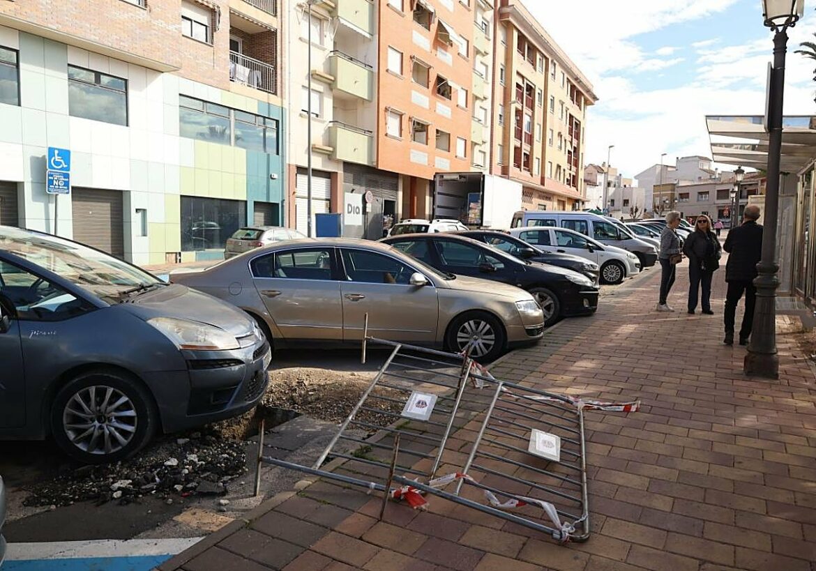 Los vecinos del barrio de San Roque de Molina denuncian el deterioro de parques y edificios sin uso